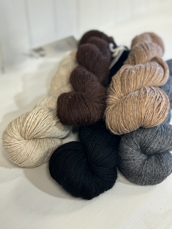 Pure Alpaca yarn undyed