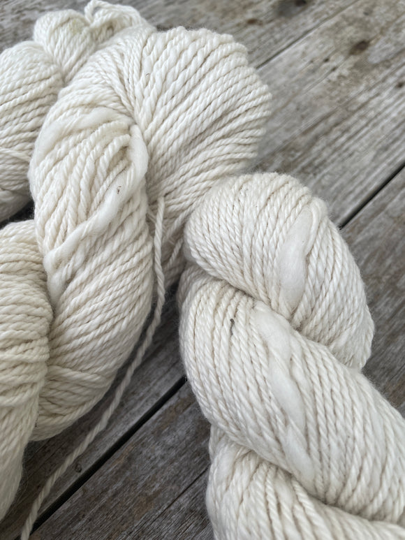 Limited Edition - Textured yarn -  Aran/ 10-12 ply - Crème